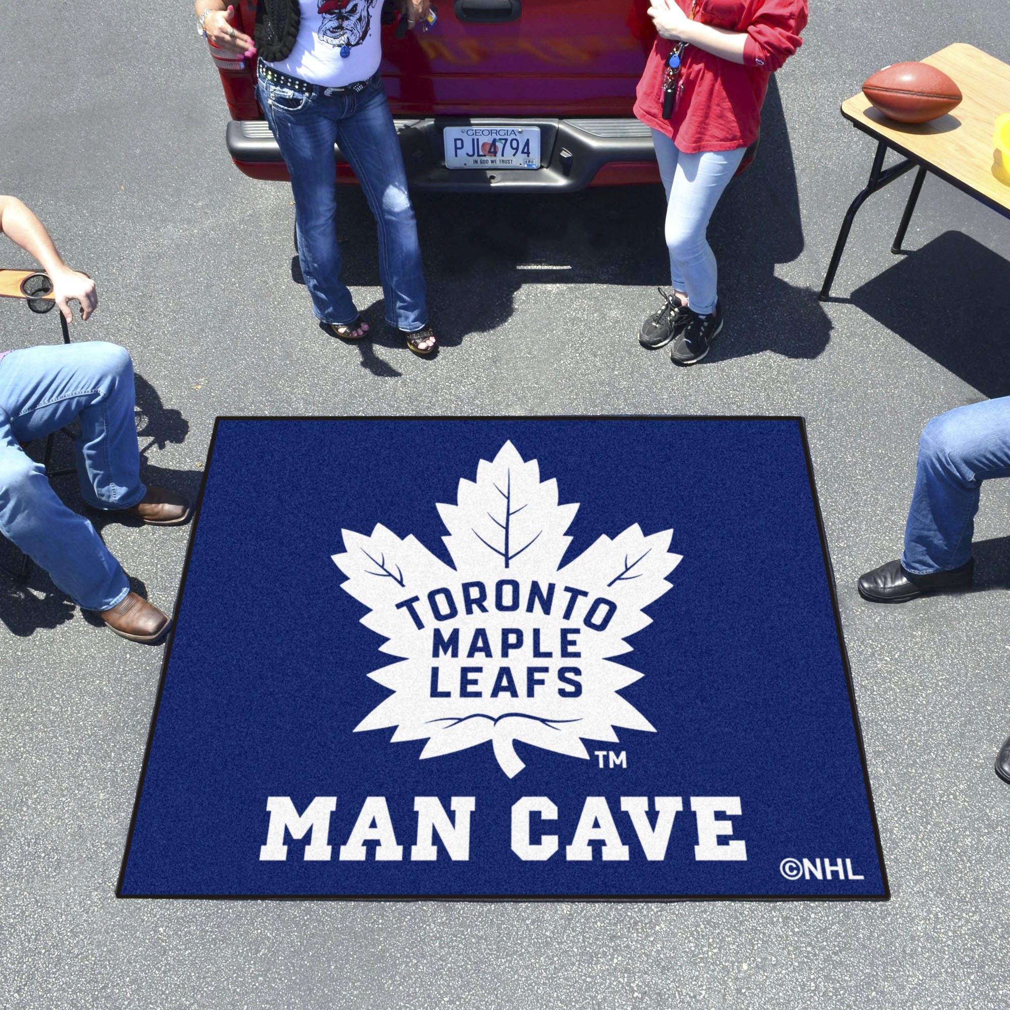 Maple Leafs Man Cave Tailgater Mat â€“ 60â€ x 72â€