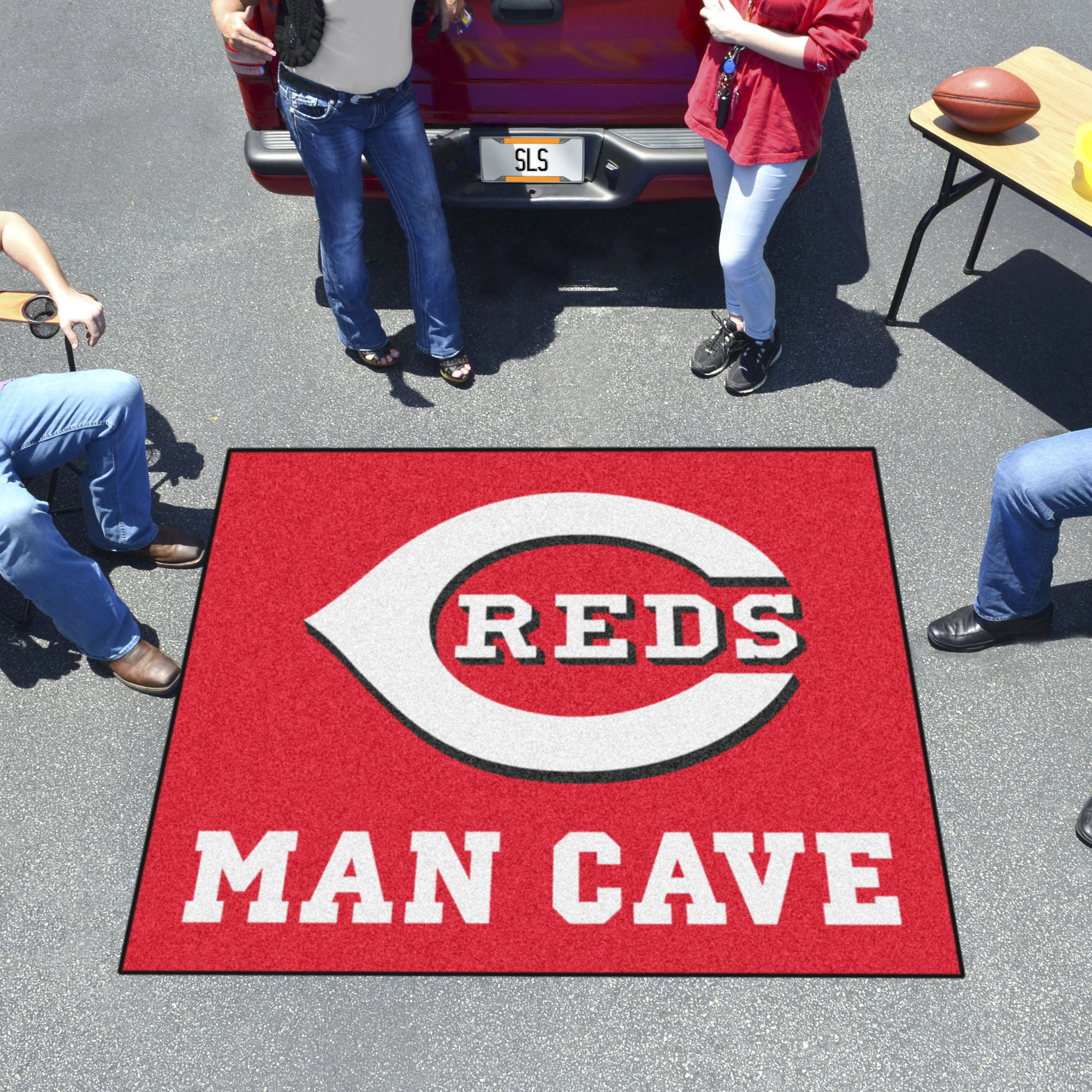 Cincinnati Reds Man Cave Tailgater Mat â€“ 60 x 72