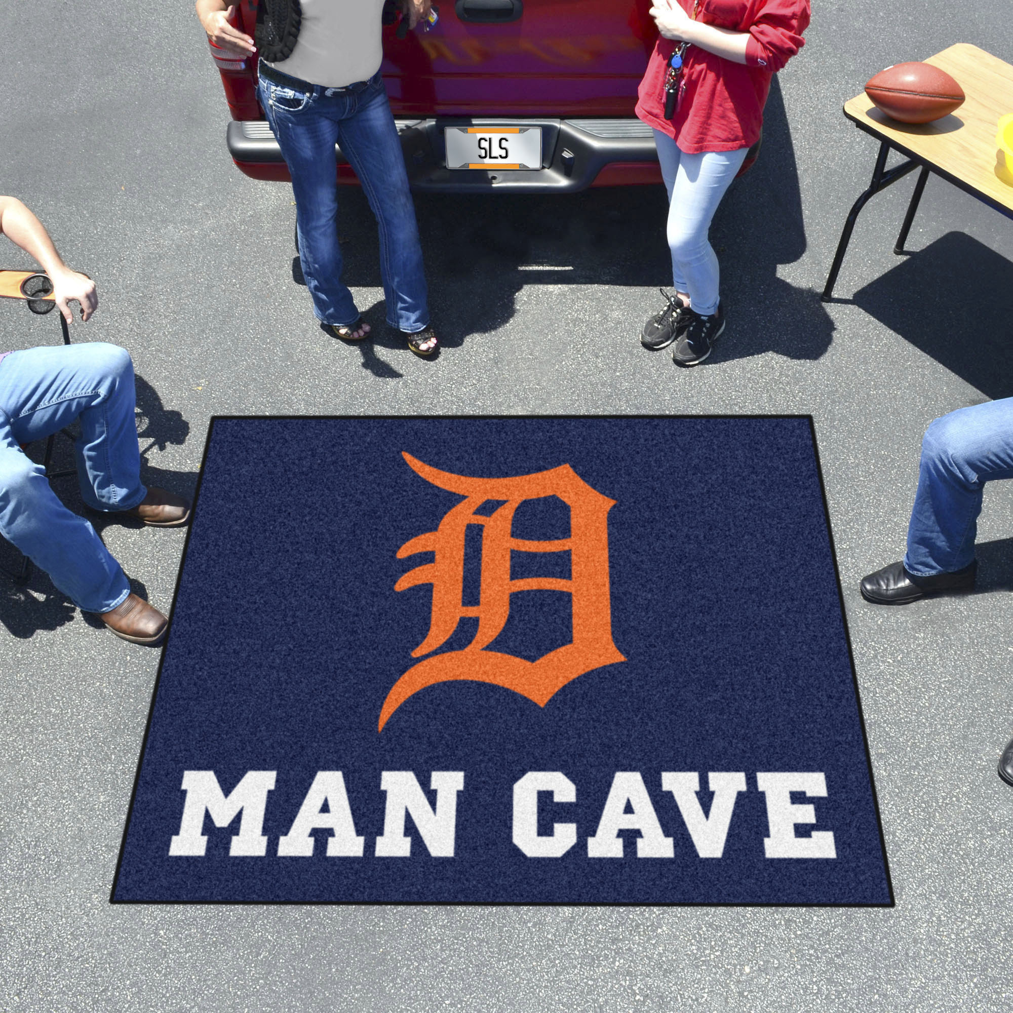 Detroit Tigers Man Cave Tailgater Mat â€“ 60 x 72