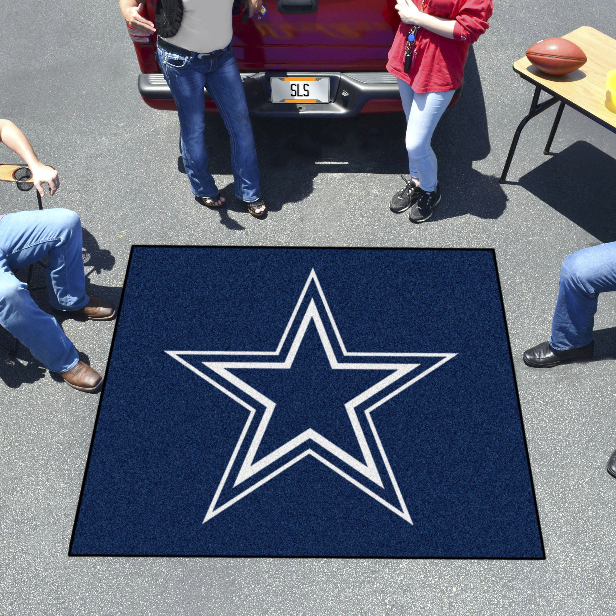 Dallas Cowboys Logo Tailgater Mat â€“ 60 x 72