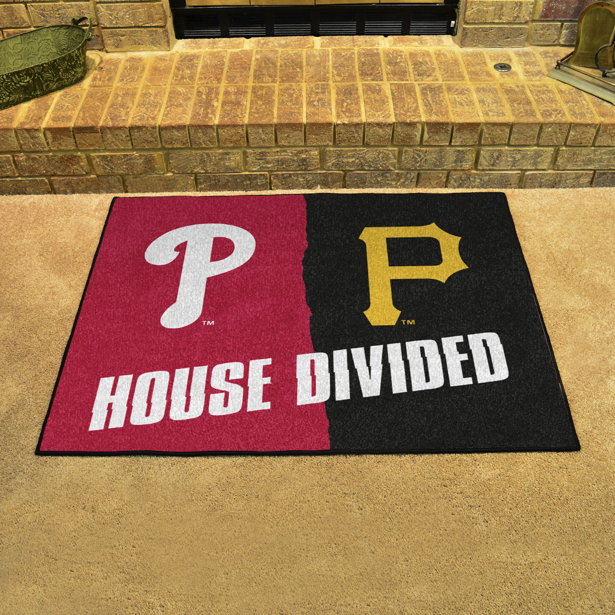 Pittsburgh Pirates â€“ Philadelphia Phillies House Divided Mat