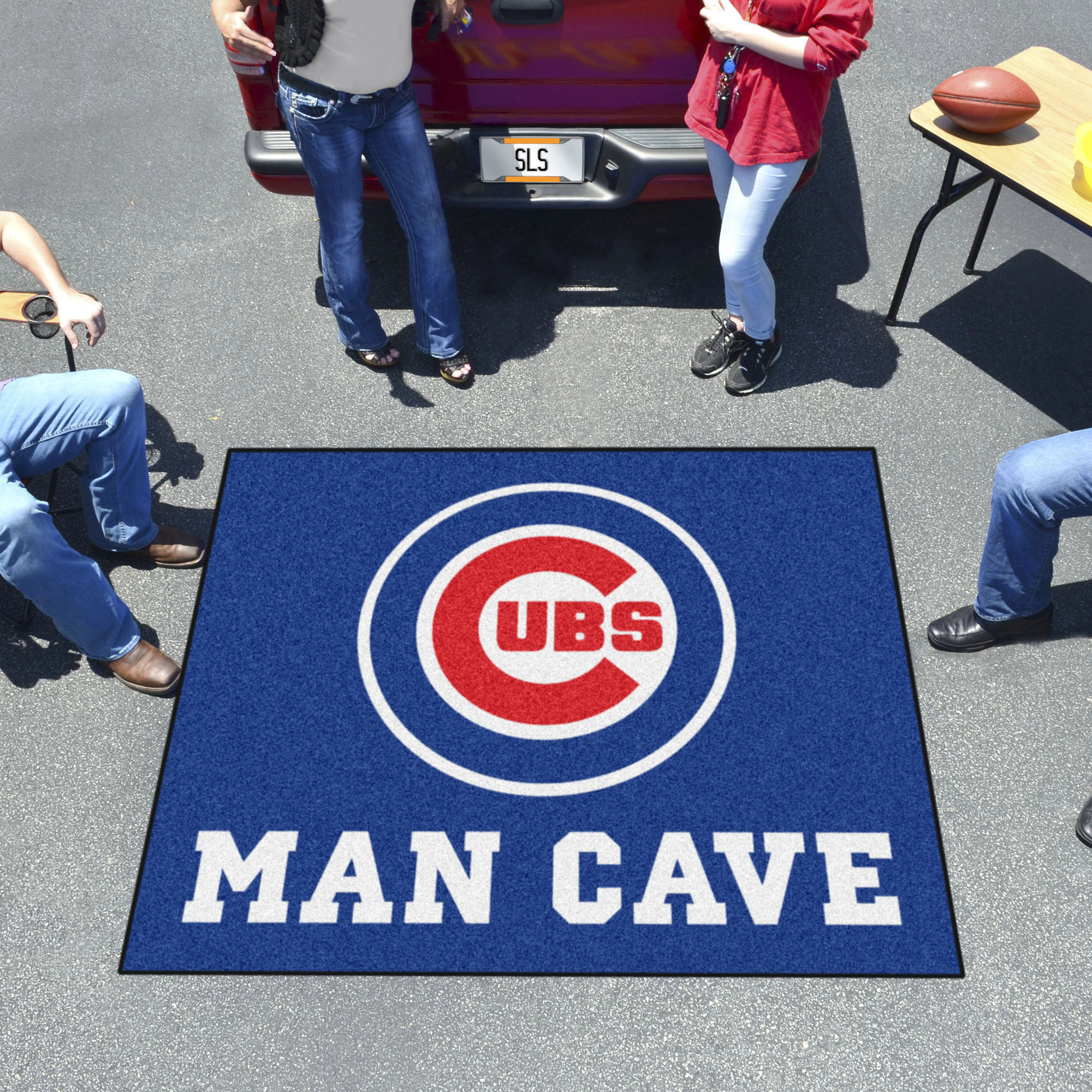 Chicago Cubs Man Cave Tailgater Mat â€“ 60 x 72
