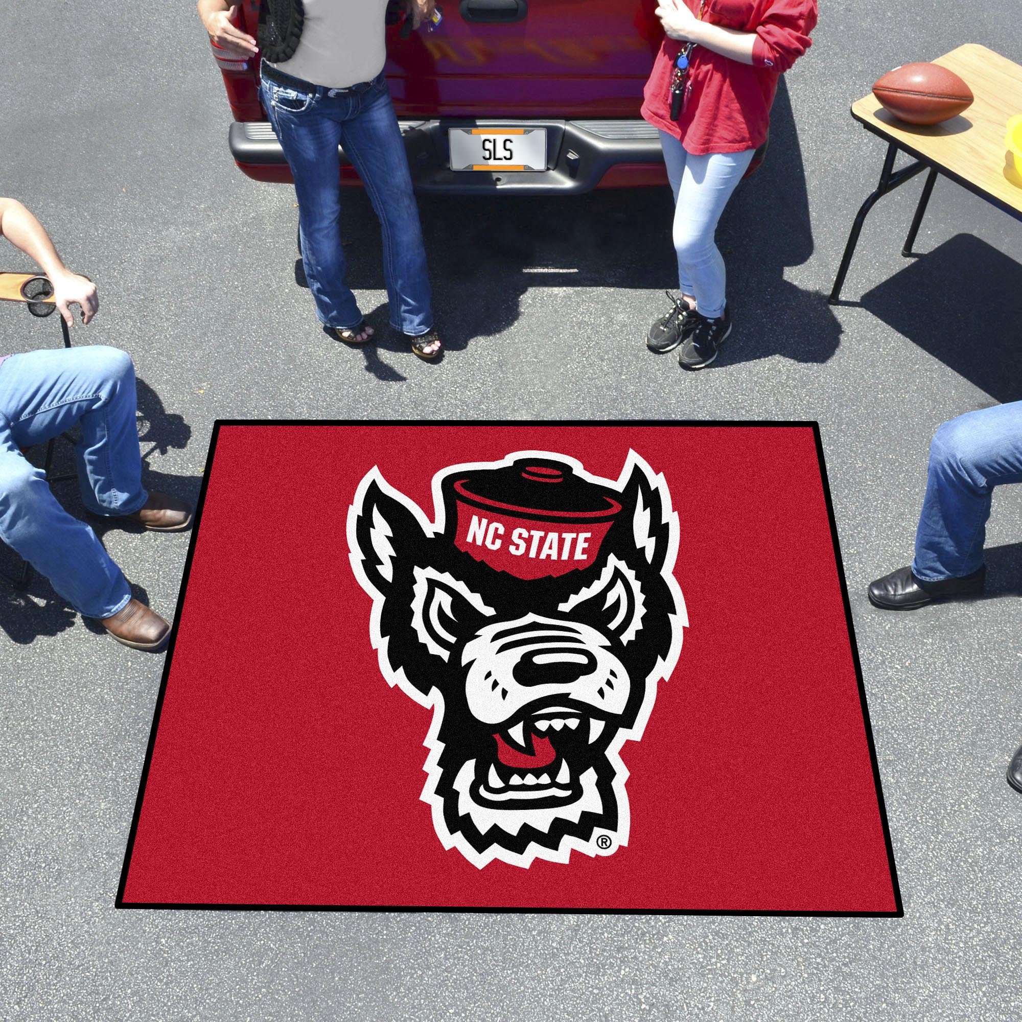 NC State University Wolf Head Tailgater Mat â€“ 60 x 72