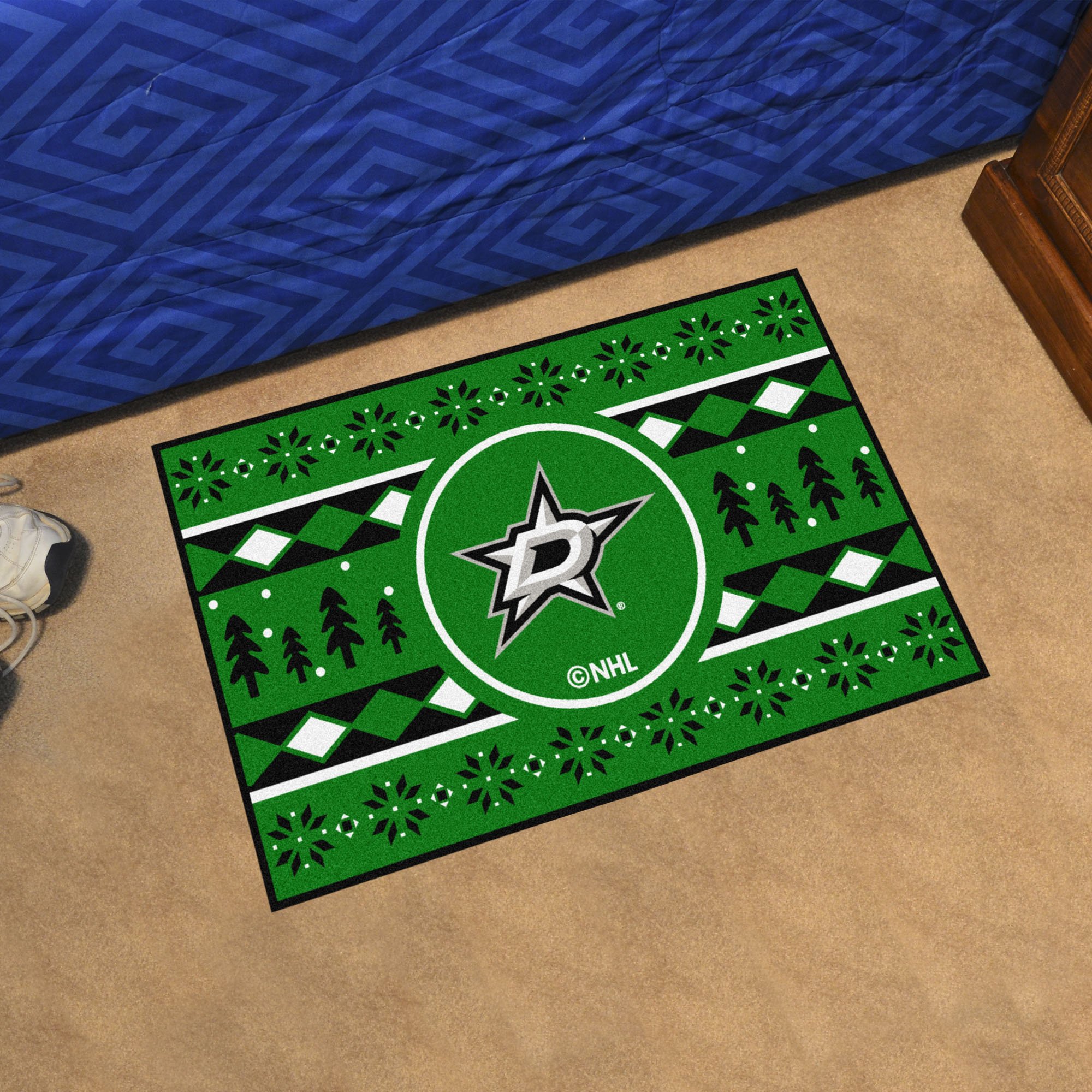 Stars Holiday Sweater Starter Doormat - 19 x 30