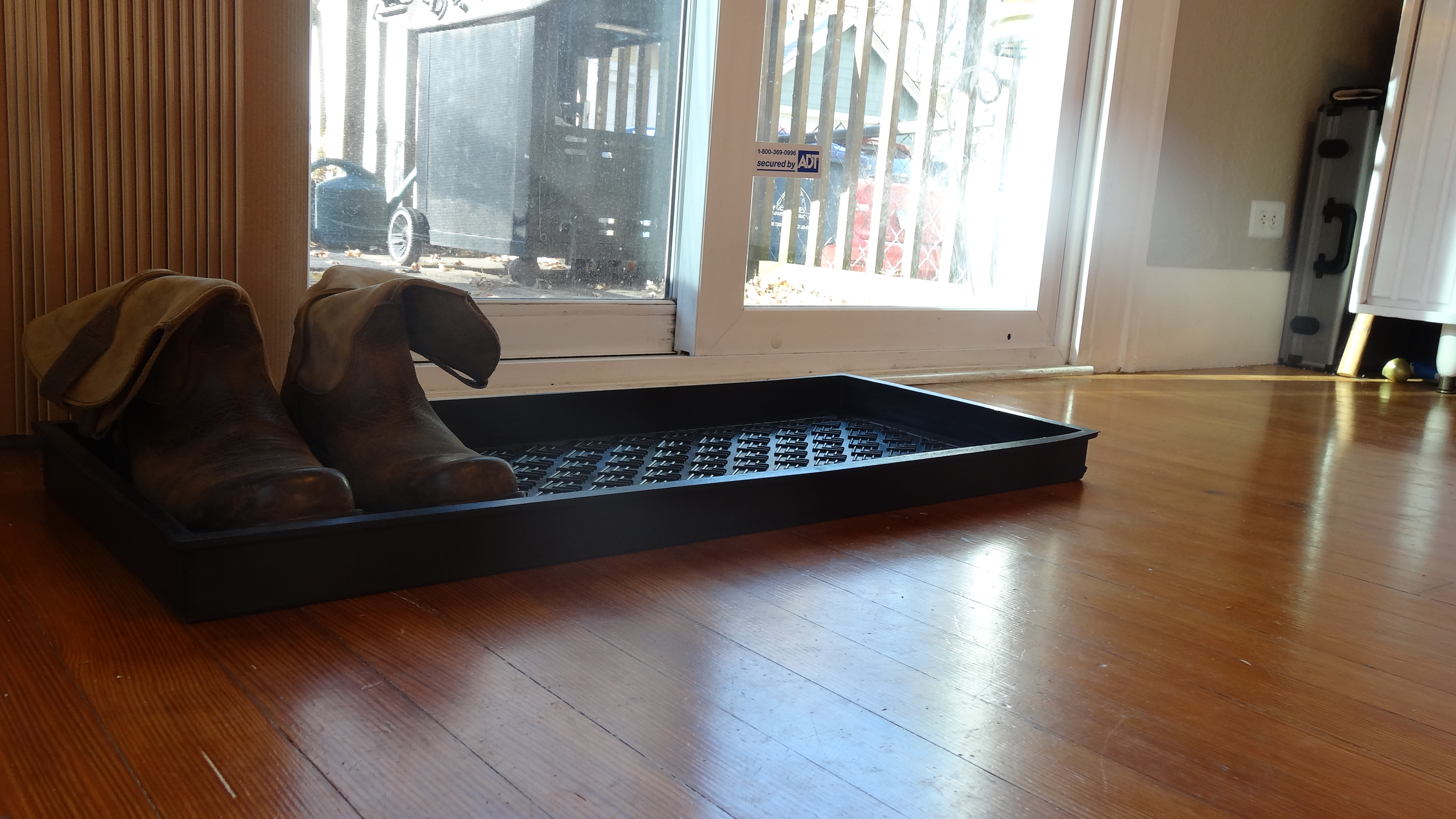 Heavy Duty Arrow Embossed Rubber Boot Tray - 34x16x2