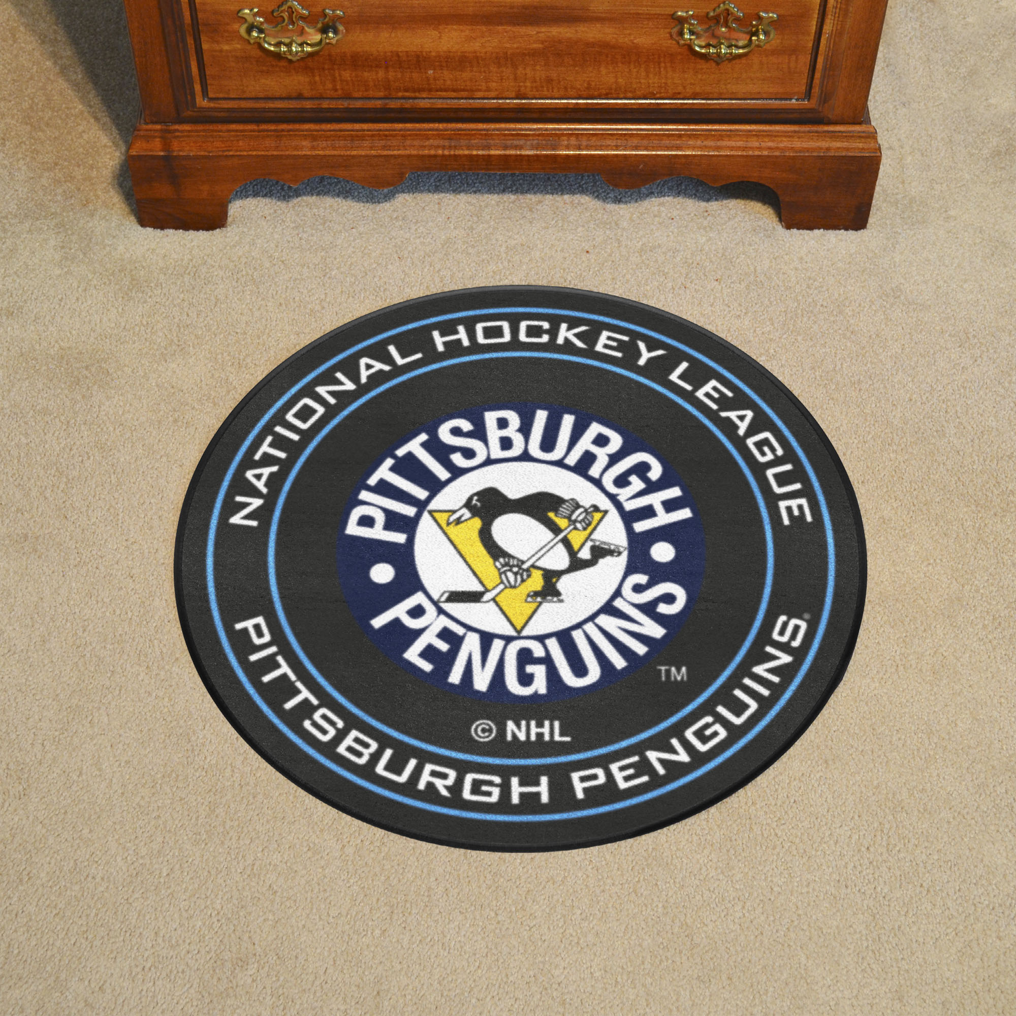Pittsburgh Penguins Retro Moscot Hockey Puck Shaped Area Rug