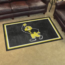 Iowa Hawkeyes Area Rug - 4' x 6' Mascot Logo Nylon