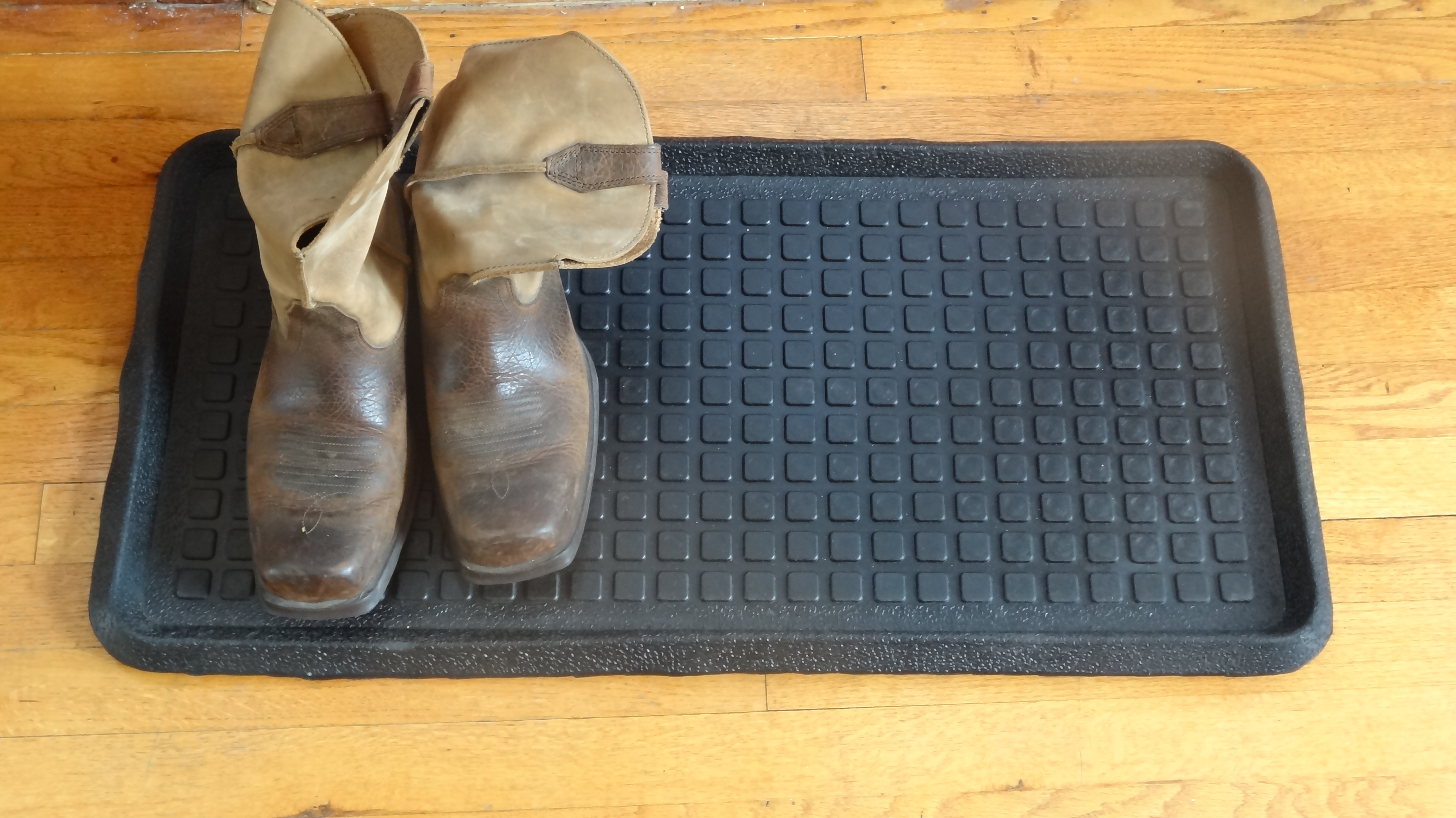 Square Dot Embossed Natural Rubber Boot Tray - 32 x 16 x 1