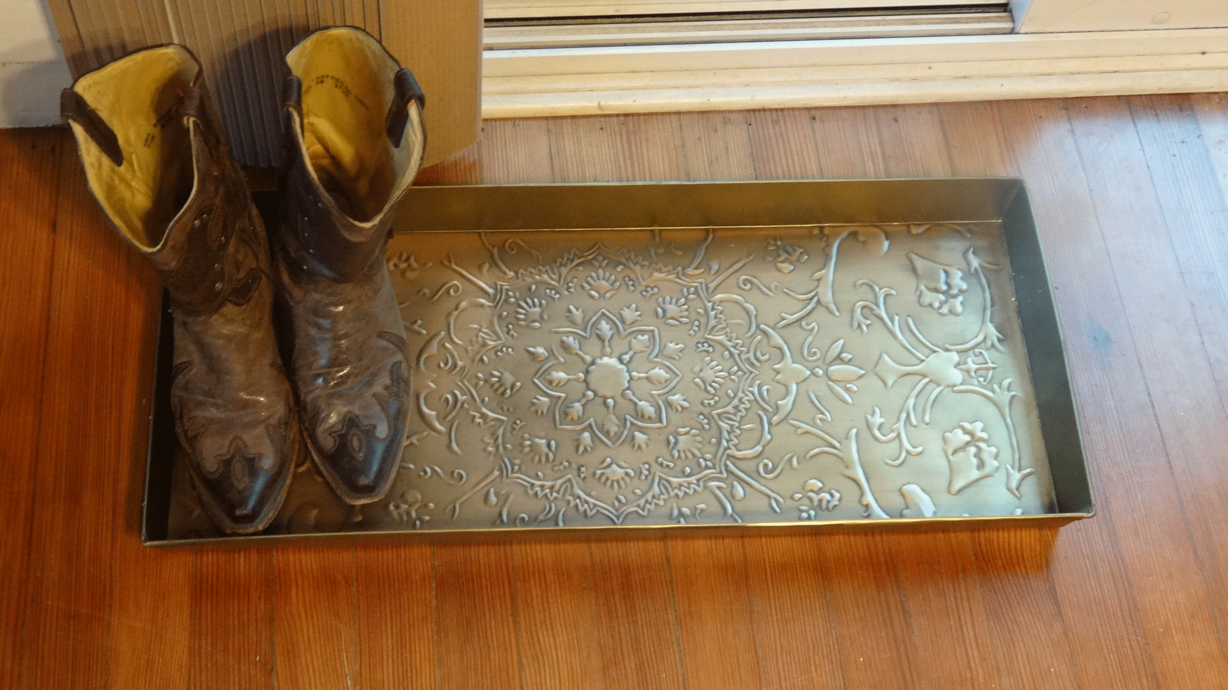 Weather Car Mats >> Star Medallion Embossed Brass Boot Tray - 30 x 13 x 2 Weather Car Mats >> Star Medallion Embossed Brass Boot Tray - 30 x 13 x 2