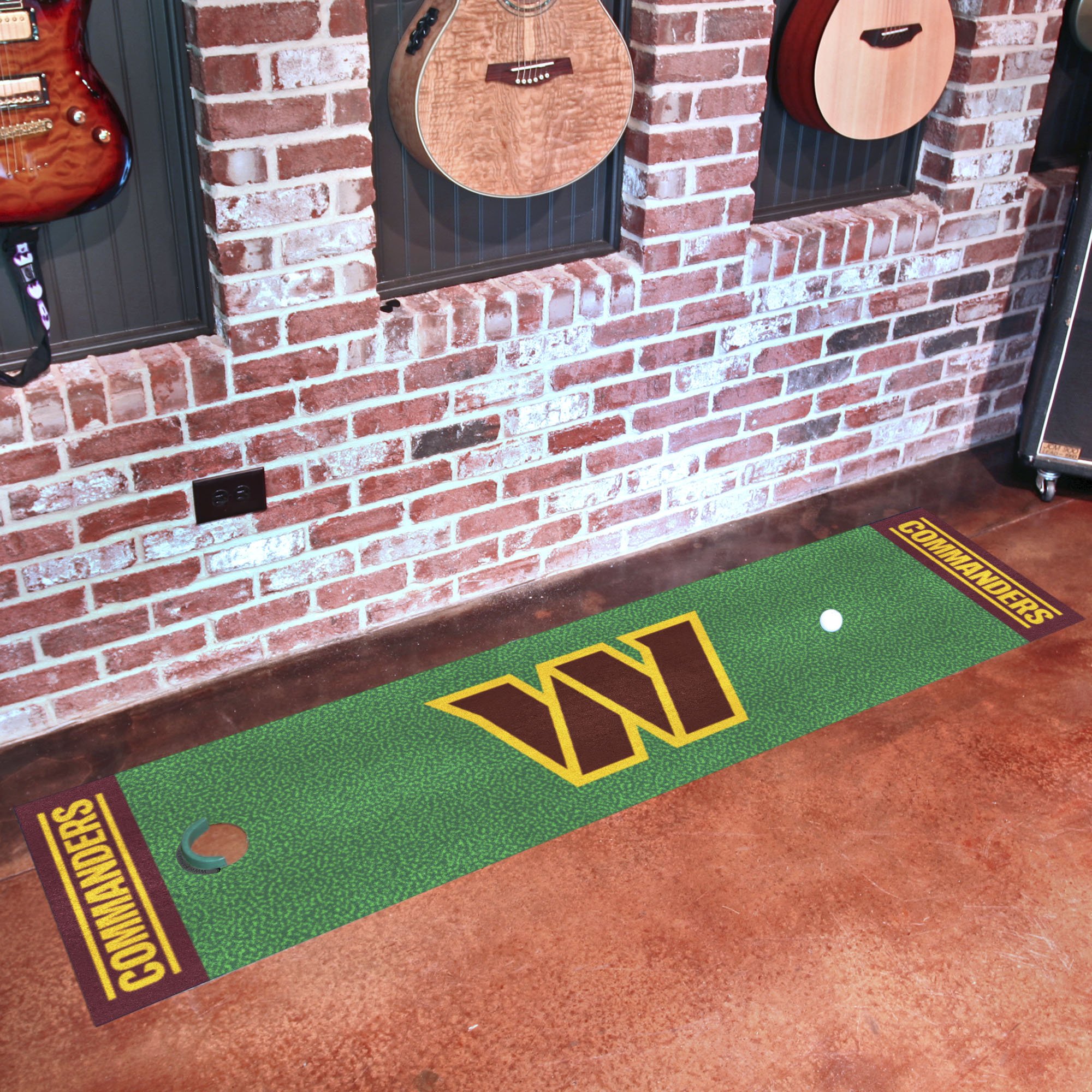 Commanders Putting Green Mat â€“ 18 x 72