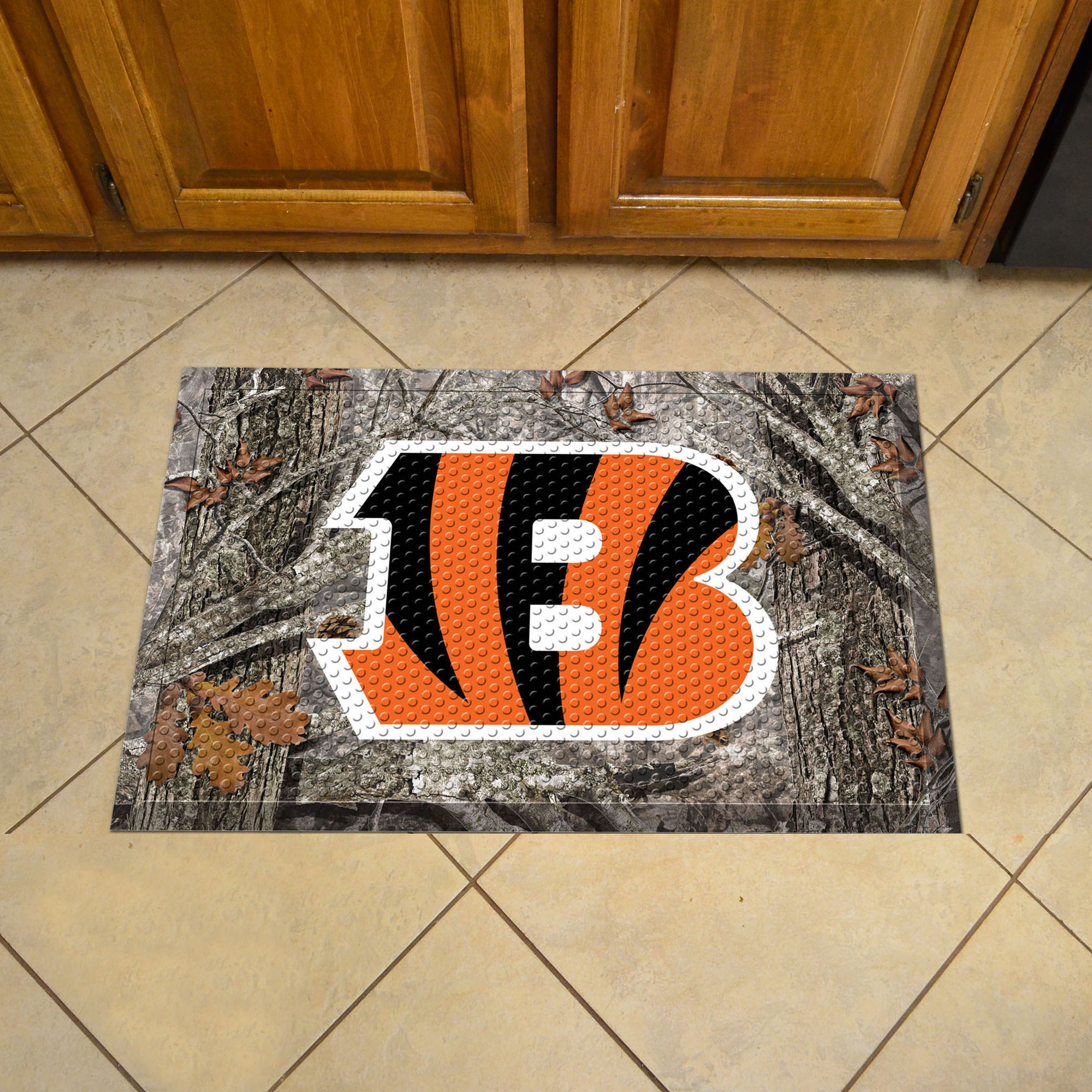 Cincinnati Bengals Scrapper Doormat - 19 x 30 rubber (Field & Logo: Camo & Logo)