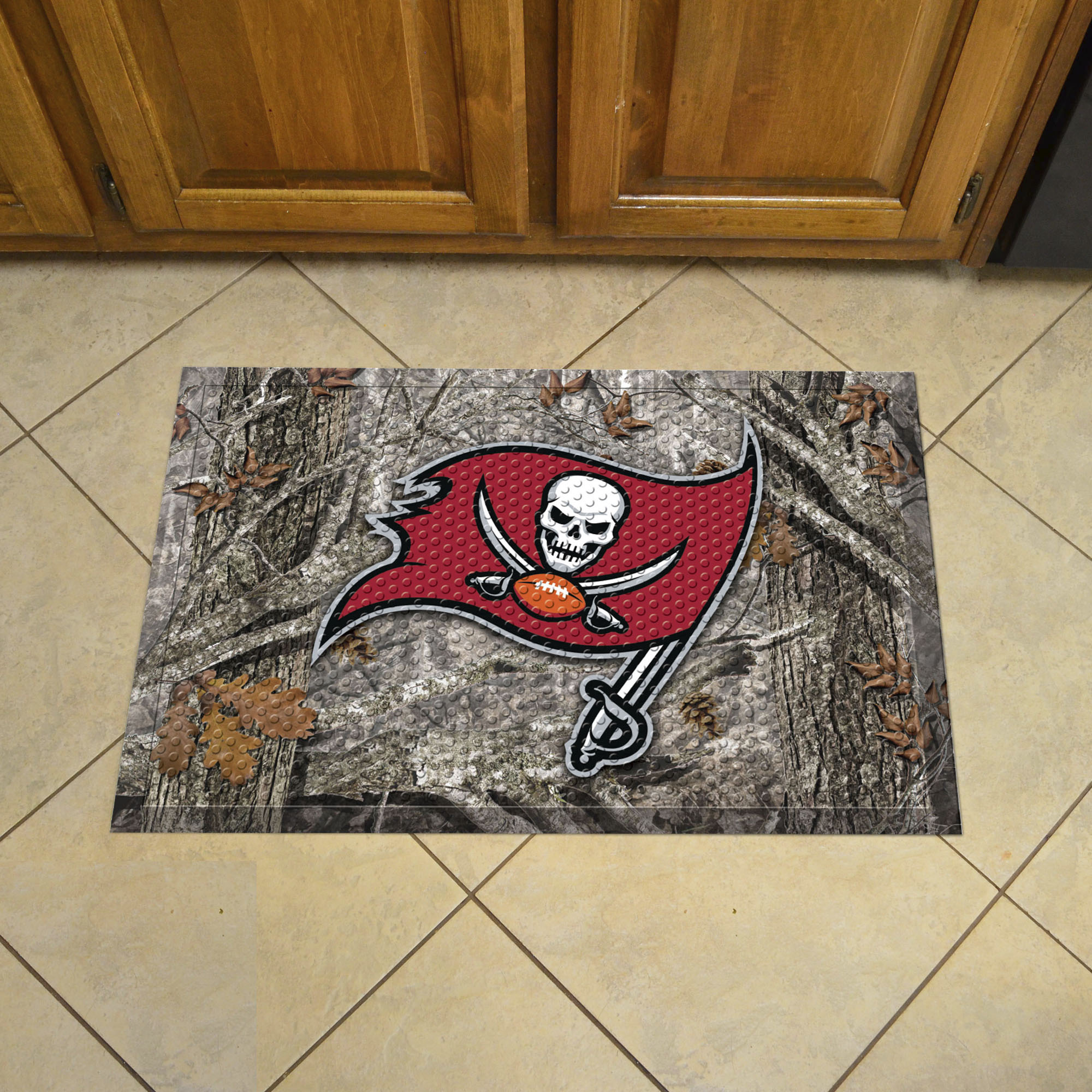 Tampa Bay Buccaneers Scrapper Doormat - 19 x 30 rubber (Field & Logo: Camo & Logo)