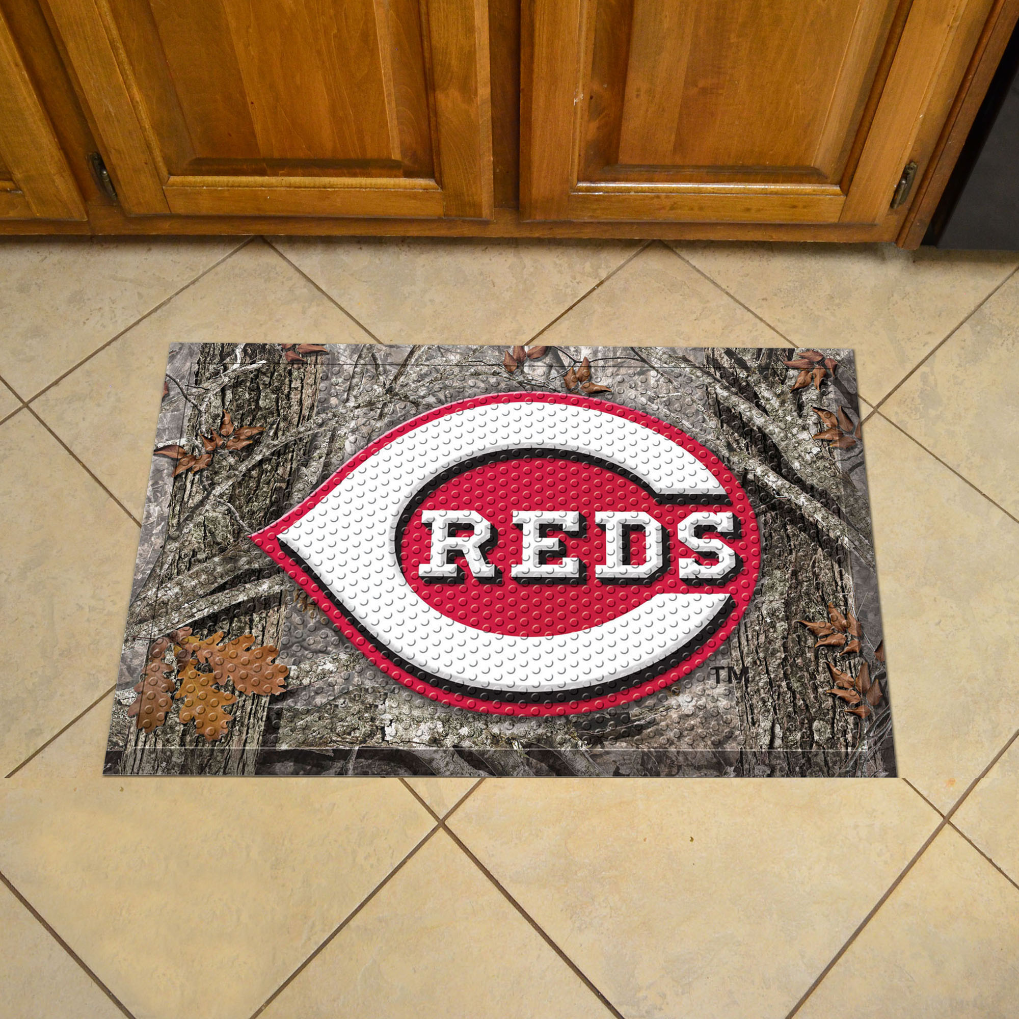 Cincinnati Reds Scrapper Doormat - 19 x 30 Rubber (Field & Logo: Camo & Logo)