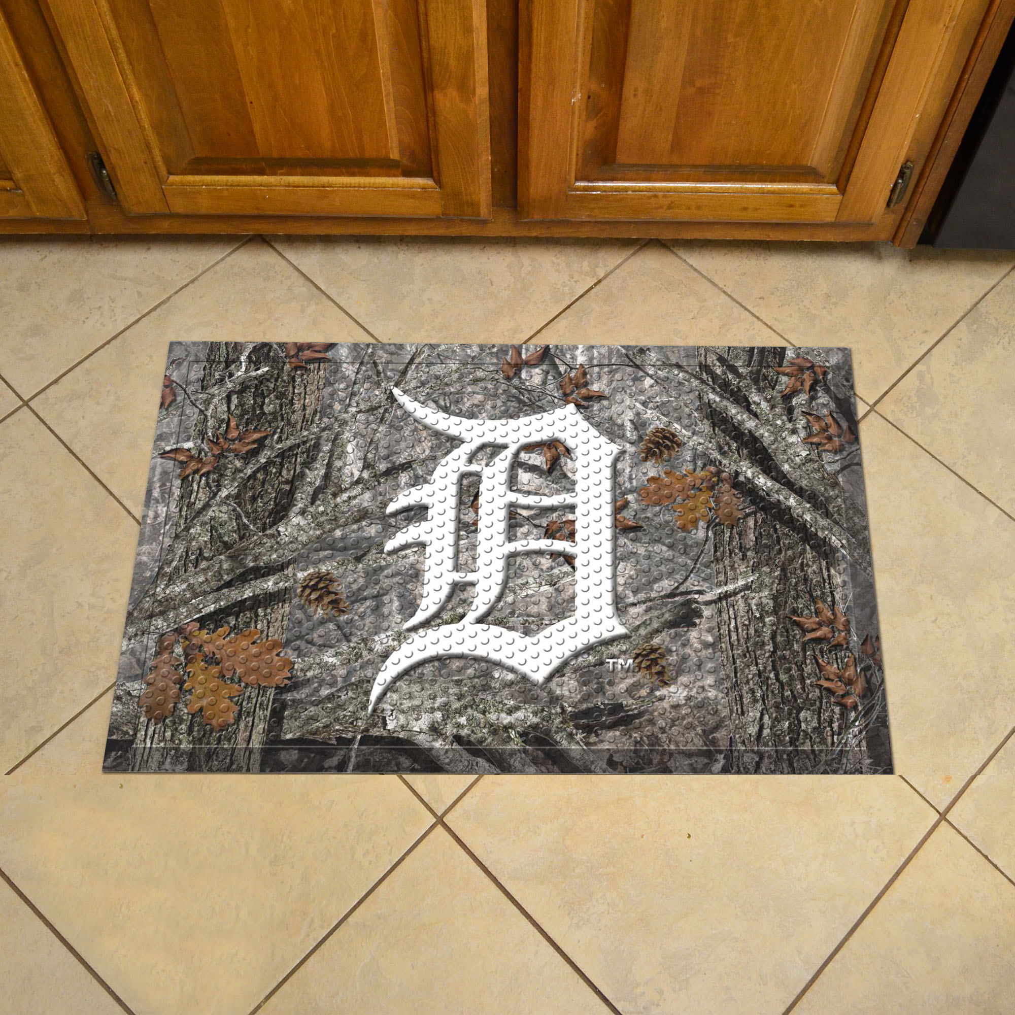 Detroit Tigers Scrapper Doormat - 19 x 30 Rubber (Field & Logo: Camo & Logo)